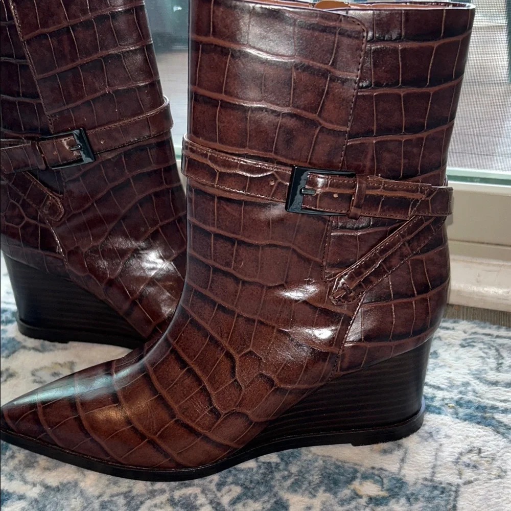 NEW Franco Sarto Elegant Brown Crocodile Pattern Wedge Ankle Boots Size 8 - Picture 5 of 9